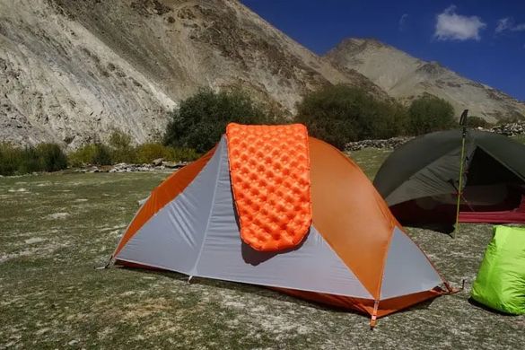 Inflatable insulated mat 5 сm Sea to Summit UltraLight Insulated Mat Small orange, STS AMULINS_S