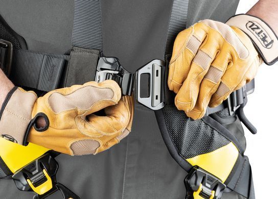 Complete fall arrest harness Petzl Volt&reg; Wind International Version, C072DA00, 0 (stature 160-180 cm)